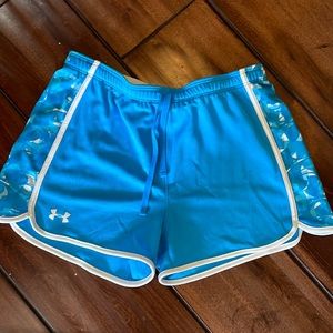 Under Armour shorts size S